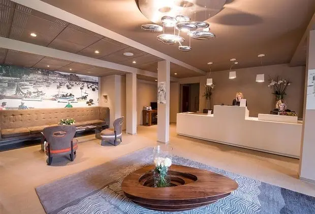 Best Western La Corniche - Lobi