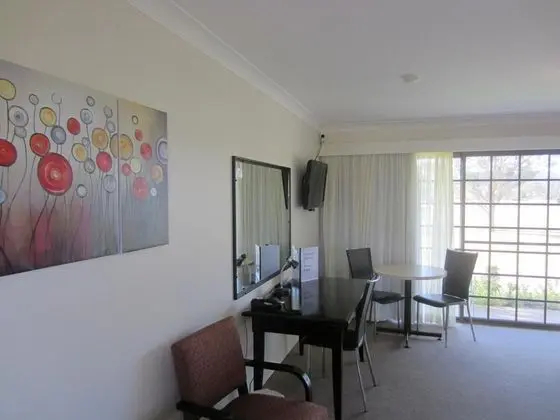 BEST WESTERN Lakeside Lodge Motel