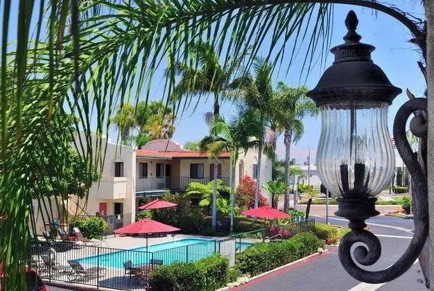 Best Western Lamplighter Inn & Suites At Sdsu