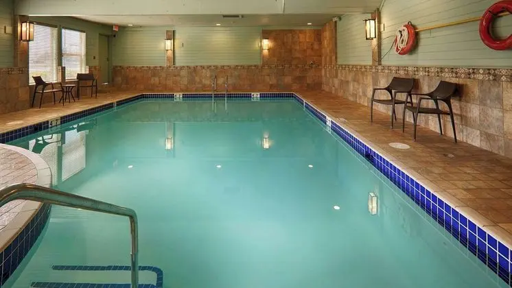 Best Western Langley Inn - Havuz