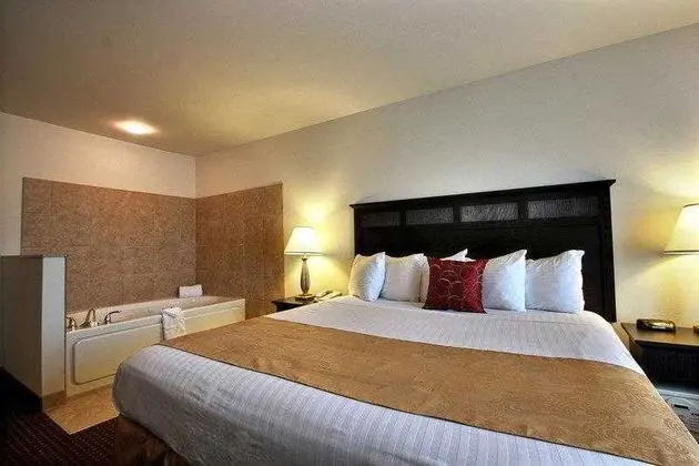 Best Western Legacy Inn & Suites Beloit-South