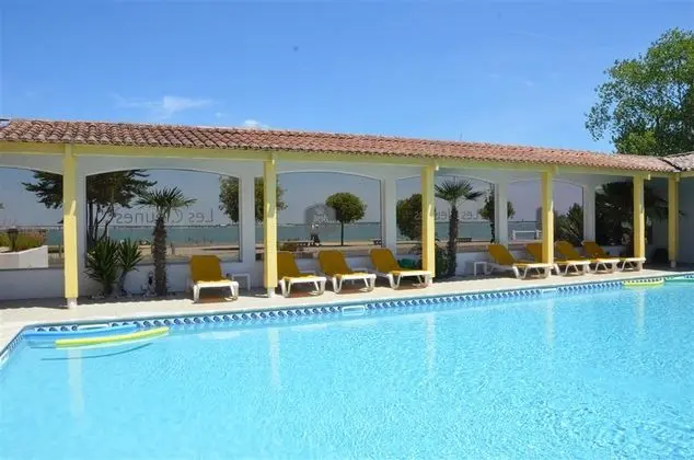 Best Western Hotel Les Cleunes - Havuz