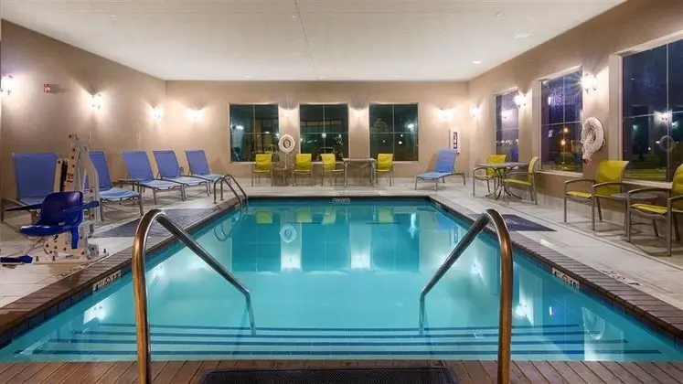 BEST WESTERN Lindsay Inn & Suites