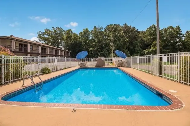 Best Western Mckenzie - Havuz
