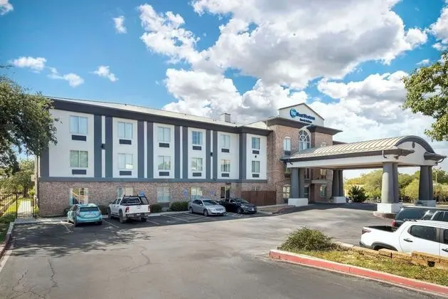 Best Western Medical Center North Inn & Suites Near Six Flags - Dış Mekan