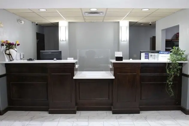 Best Western Medical Center North Inn & Suites Near Six Flags - Lobi