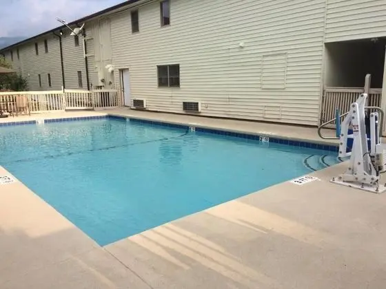 Best Western Mountainbrook Inn - Havuz