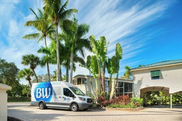 Best Western Naples Inn & Suites - Dış Mekan
