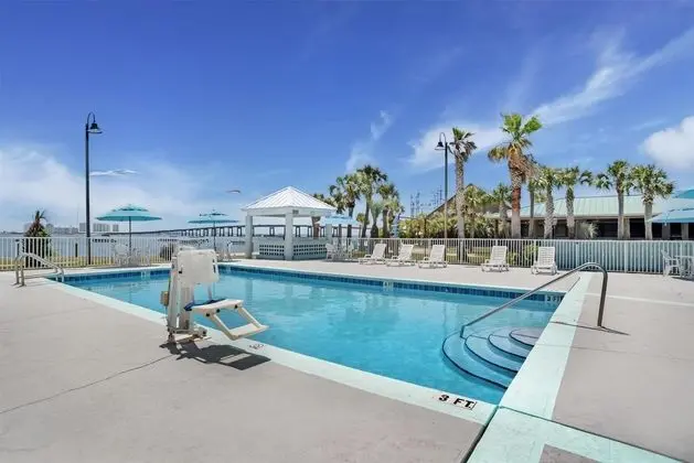 Best Western Navarre Waterfront - Havuz