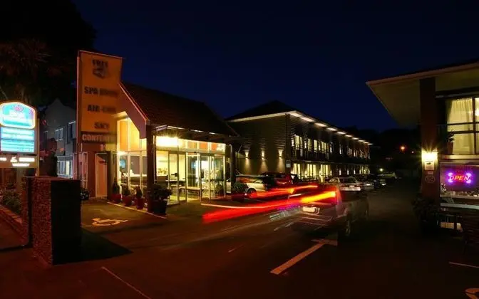 BEST WESTERN Newmarket Inn and Suites
