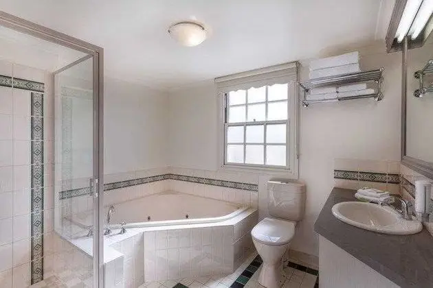 BEST WESTERN Olde Maritime Motor Inn