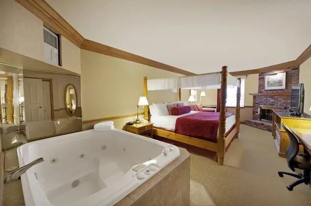 Best Western Parkway Inn and Conference Center - Havuz