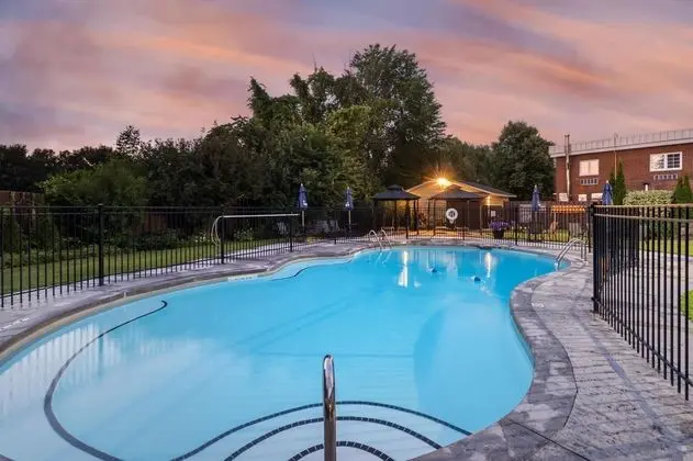Best Western Parkway Inn and Conference Center - Havuz