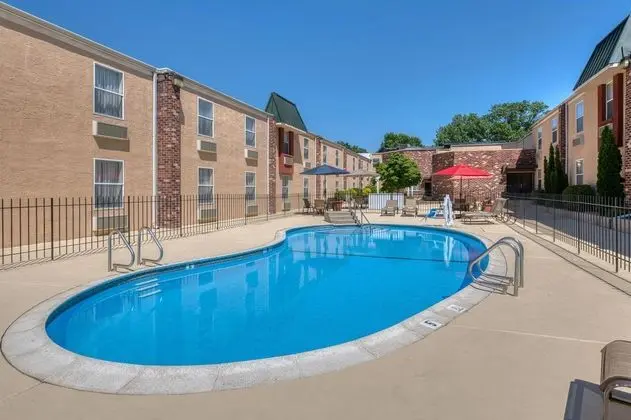 Best Western Philadelphia South - West Deptford In - Havuz