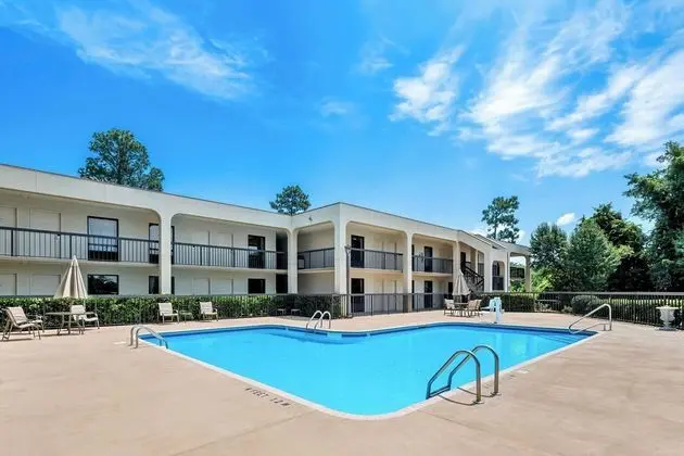 Best Western Pinehurst Inn - Havuz