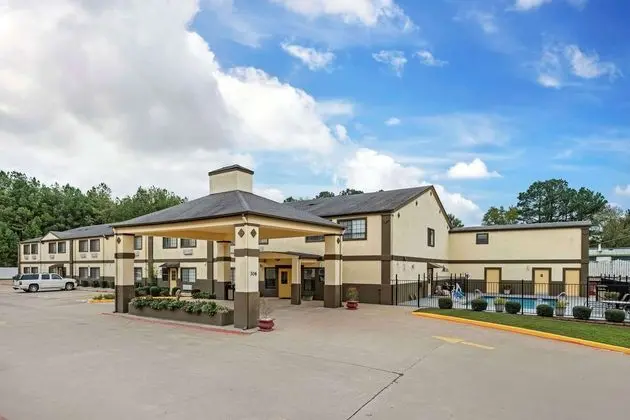 Best Western Pineywoods Inn - Dış Mekan
