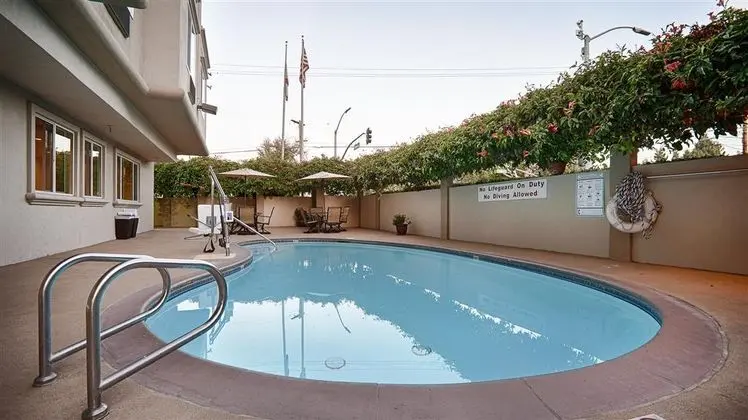 Best Western Plus Airport Plaza