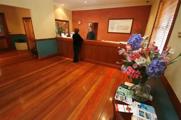 Best Western Plus All Settlers Motor Inn - Lobi