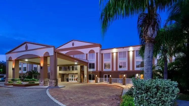 Best Western Plus Ambassador Suites Venice - Dış Mekan