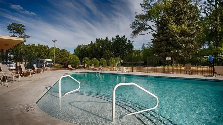 Best Western Plus Atlanta Airport East