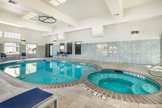 Best Western Plus Atrea Hotel & Suites - Havuz