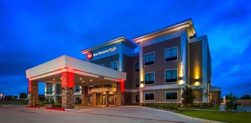 Best Western Plus Bay City Inn & Suites