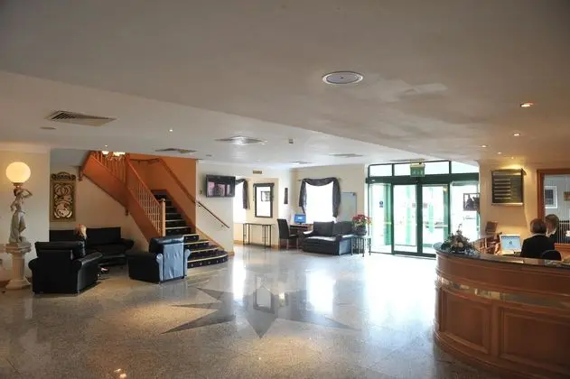Best Western Plus Bentley Hotel and Spa - Lobi