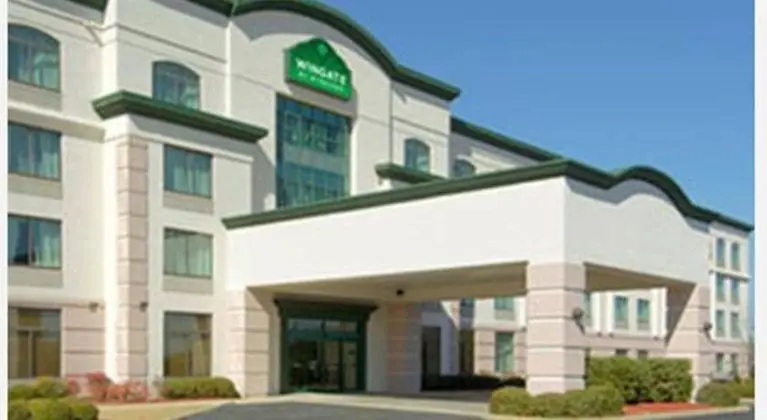 Best Western Plus Birmingham Inn & Suites