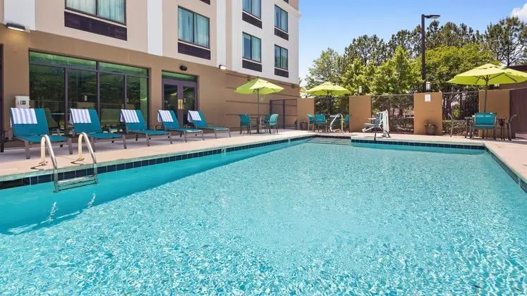 Best Western Plus Birmingham Inn & Suites - Havuz