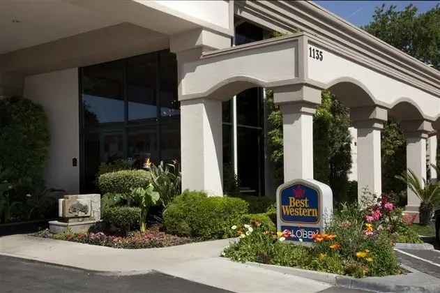 Best Western Plus Black Oak