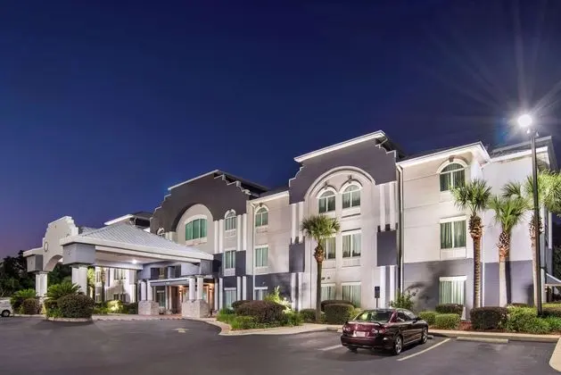 Best Western Plus Blue Angel Inn - Dış Mekan
