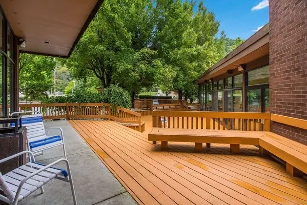 Best Western Plus Braddock Motor Inn - Dış Mekan