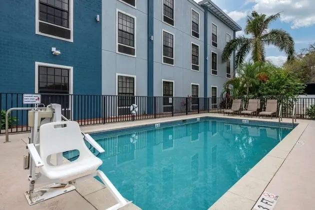 Best Western Plus Bradenton Gateway Hotel - Havuz