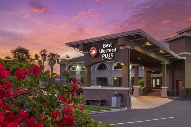 Best Western Plus Brookside Inn - Dış Mekan