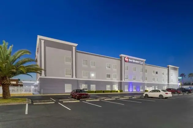 Best Western Plus Brunswick Inn & Suites - Dış Mekan