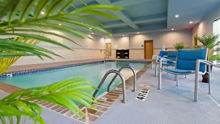 Best Western Plus Buda Austin Inn & Suites - Havuz