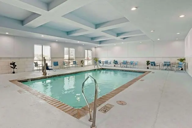 Best Western Plus Buda Austin Inn & Suites - Havuz