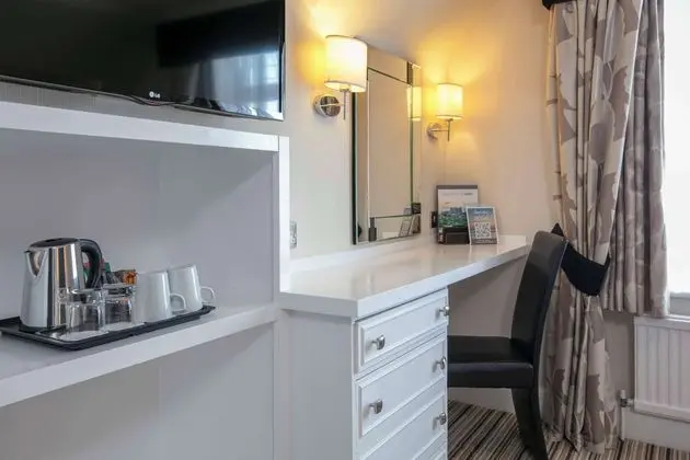 Best Western Plus Burlington Hotel - Oda
