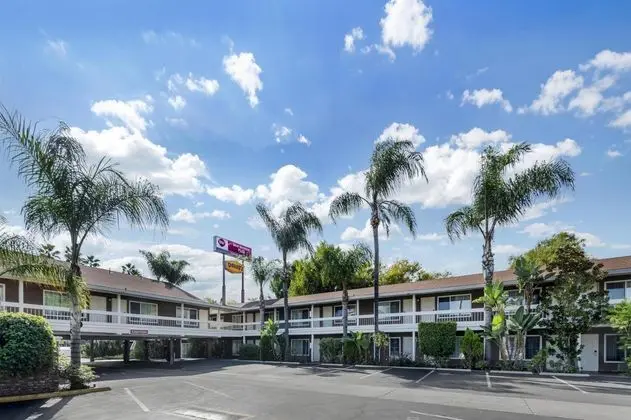 Best Western Plus Carriage Inn Sherman Oaks - Dış Mekan