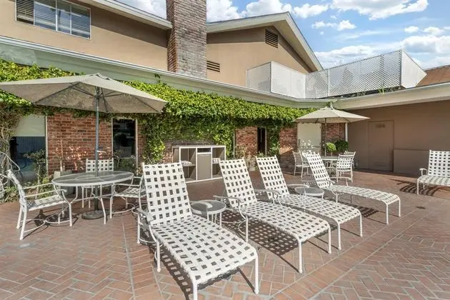 Best Western Plus Carriage Inn Sherman Oaks - Havuz