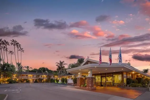 Best Western Plus Carriage Inn Sherman Oaks - Öne Çıkan Resim