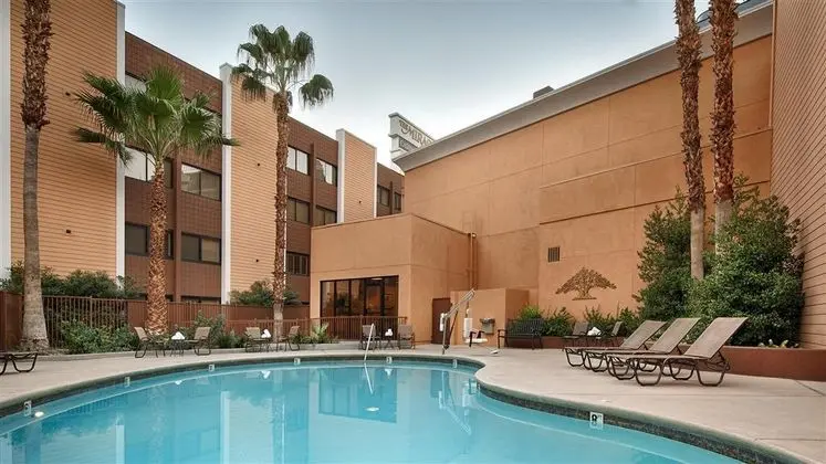 Best Western Plus Casino Royale