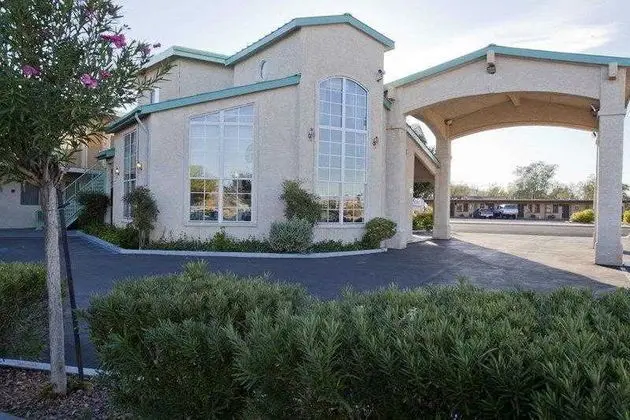 Best Western Plus China Lake Inn