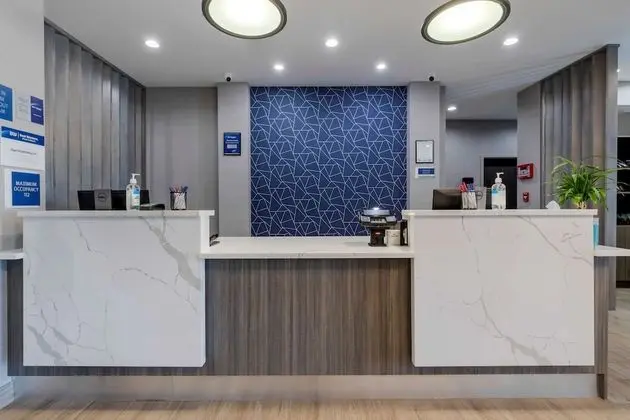 Best Western Plus Choctaw Inn & Suites - Lobi
