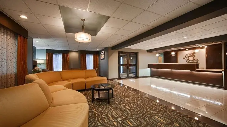 Best Western Plus Coldwater Hotel - Lobi