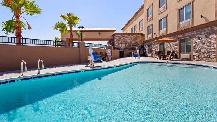 Best Western Plus Commerce Parkway Inn & Suites