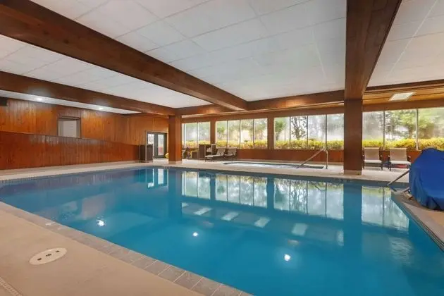 Best Western Plus Concord Inn - Havuz