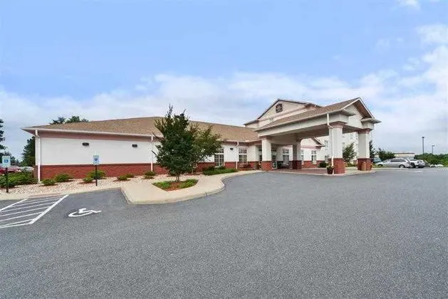Best Western Plus Crossroads Inn & Suites