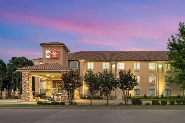 Best Western Plus Crown Colony Inn & Suites - Dış Mekan