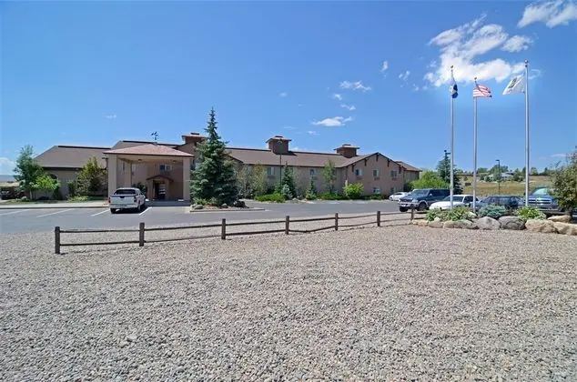 Best Western Plus Deer Park Inn & Suites